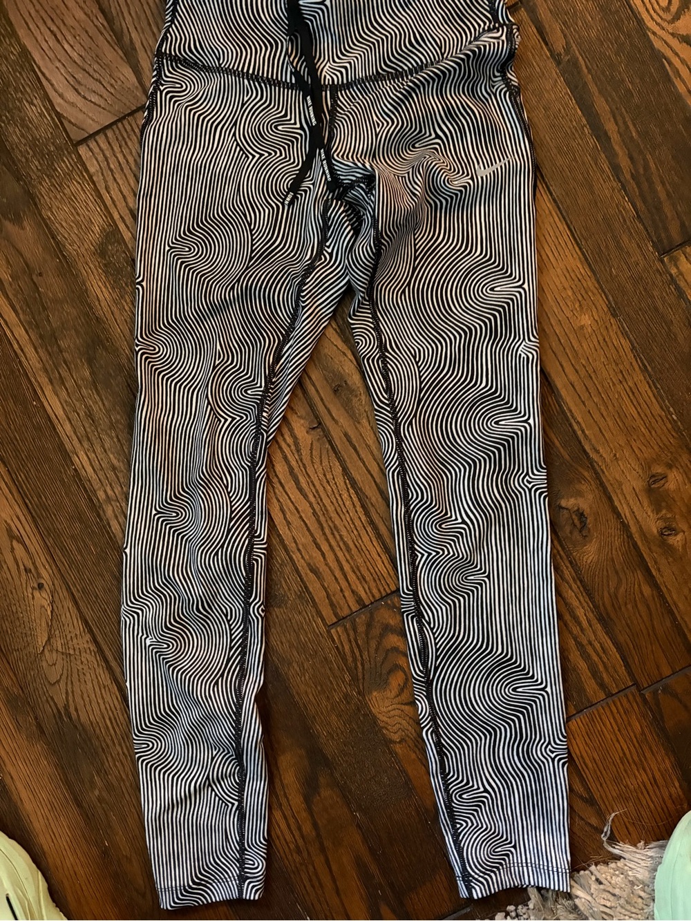 NIKE running Dri fit leggings black & white XS